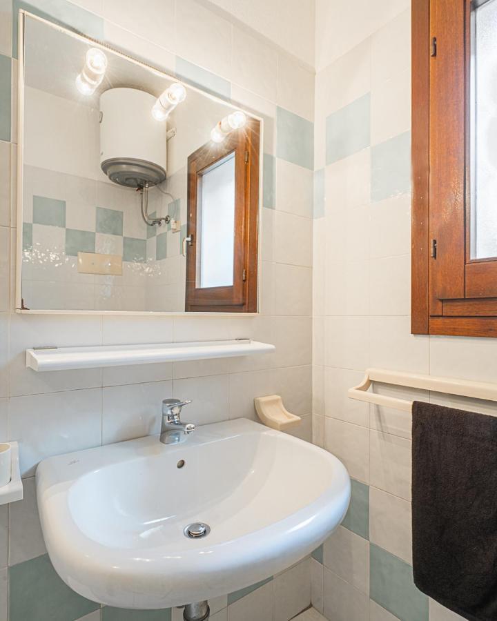 Ambra Holiday Rooms San Teodoro  Exterior photo